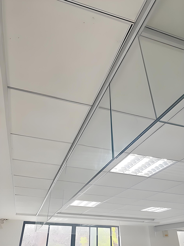 额敏玻璃额敏挡烟垂壁