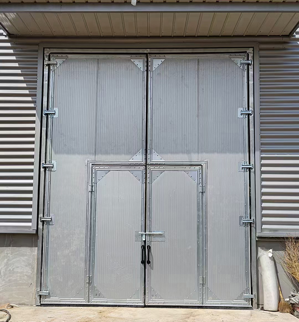 额敏工业平开门