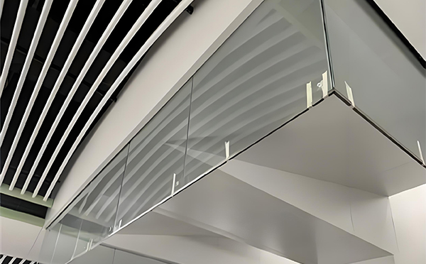 额敏玻璃挡烟垂壁