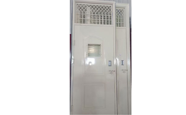 额敏学校教室门