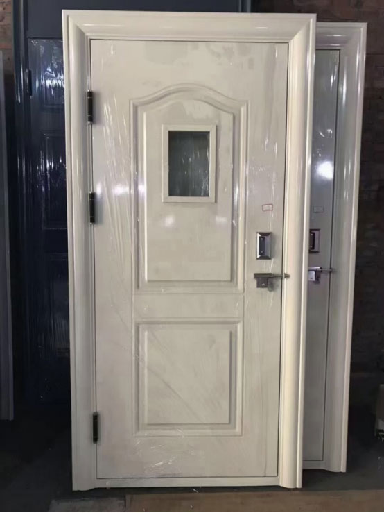 额敏学校教室门