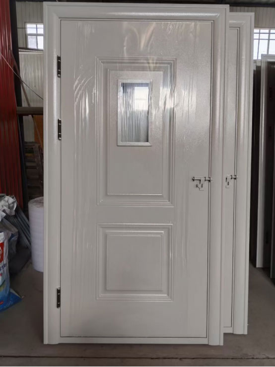 额敏学校教室门