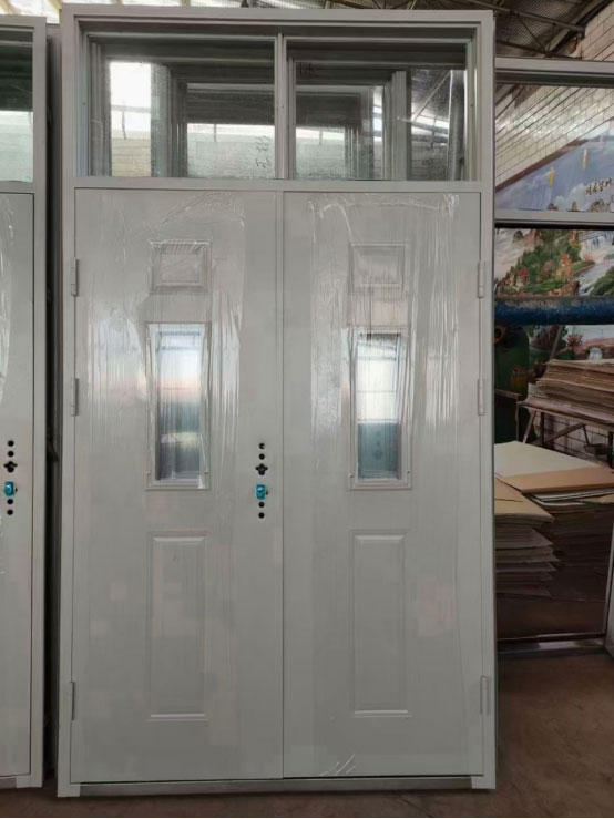 额敏学校教室门