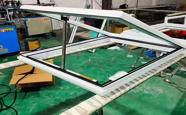 某地下车库出入口额敏排烟窗配置工程